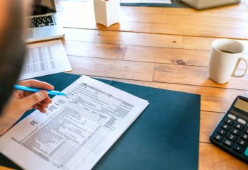 Unrecognizable,Taxpayer,Filling,In,Individual,Income,Tax,Return